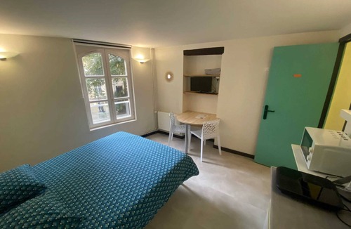 Cherbourg-en-Cotentin Apartment | Homerez - Studio Cherbourg-en-Cotentin