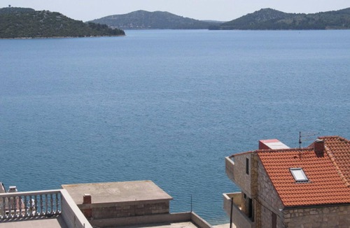 Betina Apartment | Homerez - Seaside Apartment with Views in Betina, 75 m²