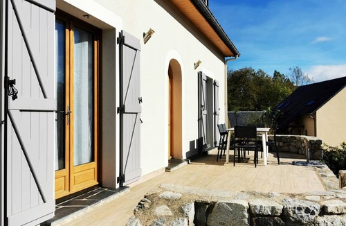 Arras-en-Lavedan House | Homerez - Spacious house for 7 ppl. with terrace and balcony at Arras-en-Lavedan