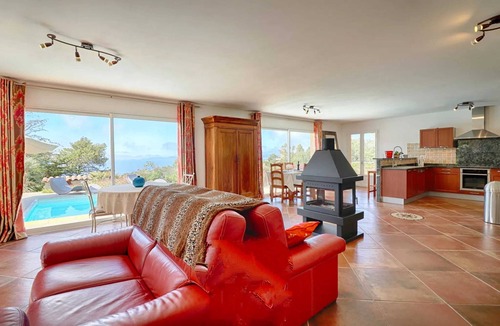 Coti-Chiavari Villa | Homerez - Spacious Villa with Pool in Coti-Chiavari