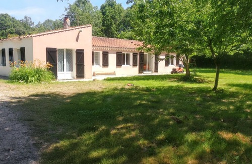 Venansault House | Homerez - Spacious House in Venansault with Garden and Terrace