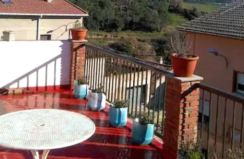 Gironella House | Homerez - Spacious house for 7 ppl. with terrace and balcony at Gironella