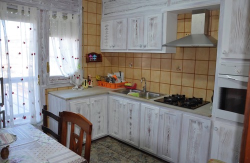 Deltebre House | Homerez - Spacious House in Deltebre, Terrace Included