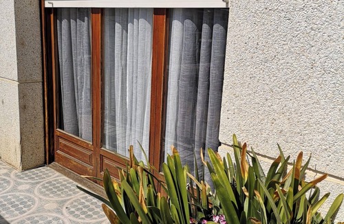 Deltebre House | Homerez - Spacious House in Deltebre, Terrace Included