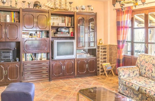 San Millan House | Homerez - Spacious house for 8 ppl. with garden at Munain