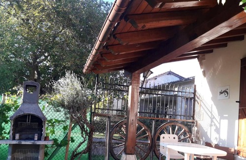 San Millan House | Homerez - Spacious house for 8 ppl. with garden at Munain