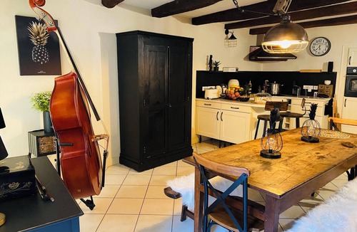 Centre Ville House | Homerez - Spacious house with spa