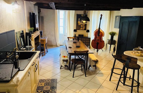 Centre Ville House | Homerez - Spacious house with spa