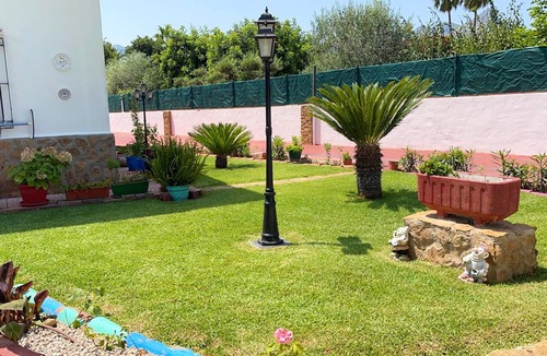 Gandia Villa | Homerez - Spacious villa 10 km away from the beach for 6 ppl. with swimming-pool