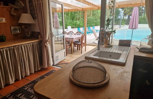 Beganne Villa | Homerez - Spacious Villa with Private Pool in Béganne