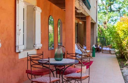 Ponteves Villa | Homerez - Spacious Villa in Pontevès with Private Pool.