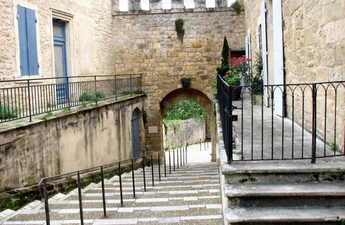 Beaumont-du-Perigord Apartment | Homerez - Studio in Beaumont-du-Périgord