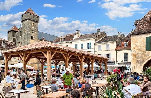 Beaumont-du-Perigord Apartment | Homerez - Studio in Beaumont-du-Périgord