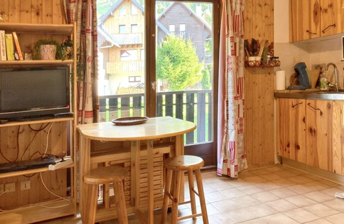 Thollon-les-Memises Apartment | Homerez - Studio Thollon-les-Mémises