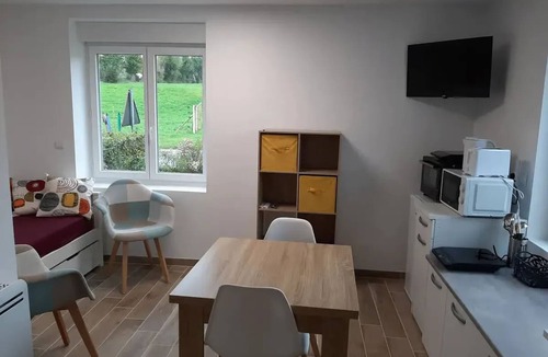 Barzy-en-Thierache Apartment | Homerez - Studio in Barzy-en-Thiérache