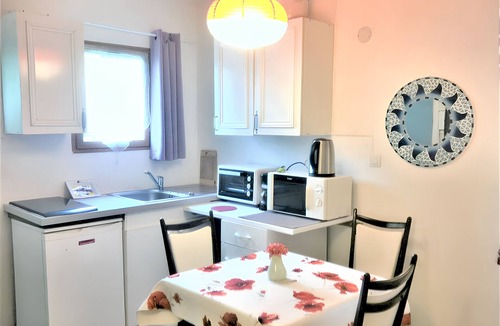 Pontault-Combault Apartment | Homerez - Studio Pontault-Combault