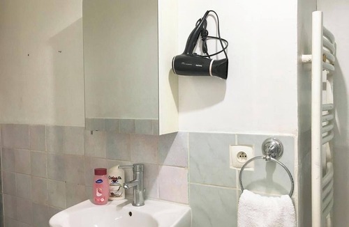 Pontault-Combault Apartment | Homerez - Studio Pontault-Combault