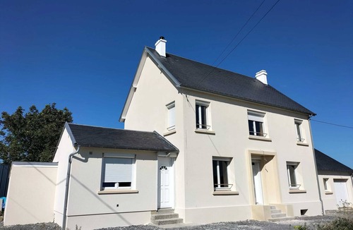 Vierville-sur-Mer Apartment | Homerez - Studio in Vierville-sur-Mer