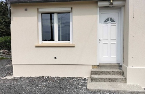 Vierville-sur-Mer Apartment | Homerez - Studio in Vierville-sur-Mer