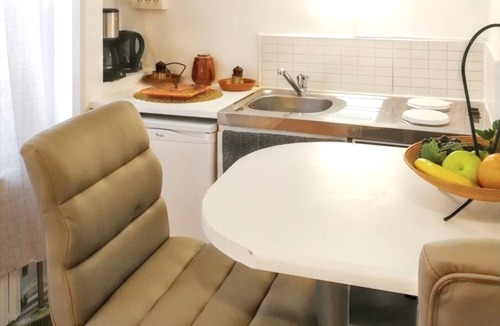 Sainte-Anne - Faubourg Noyon Apartment | Homerez - Studio centre Amiens