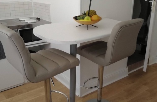 Sainte-Anne - Faubourg Noyon Apartment | Homerez - Studio centre Amiens