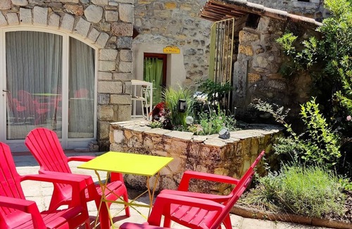 Saint-Alban-sous-Sampzon Apartment | Homerez - Studio for 2 ppl. with shared pool, garden and terrace at Grospierres