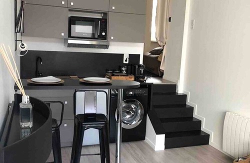 Vallieres Apartment | Homerez - Studio in Clermont-Ferrand