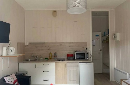 Neris-les-Bains Apartment | Homerez - Studio in Néris-les-Bains