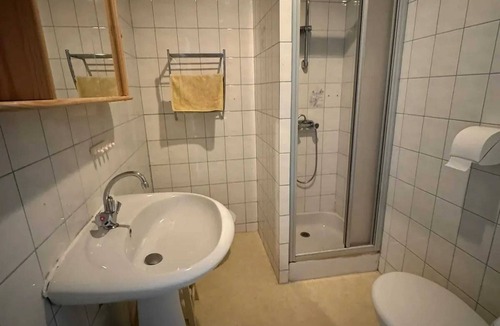 Neris-les-Bains Apartment | Homerez - Studio - Néris-les-Bains