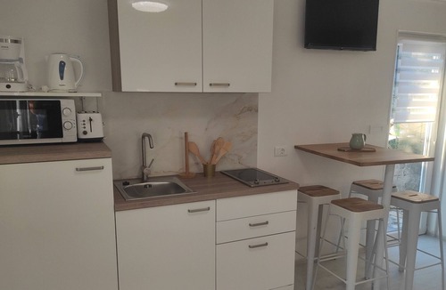 Ripenda Verbanci Apartment | Homerez - Studio in Ripenda Verbanci