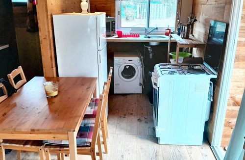 Cucuron Apartment | Homerez - Studio in Cucuron with Garden