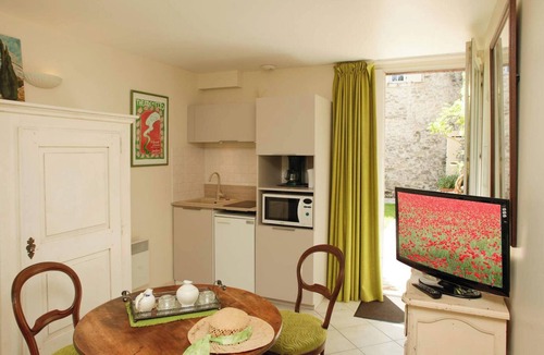 Forcalquier Apartment | Homerez - Studio in Forcalquier