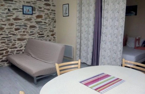 Hirel Apartment | Homerez - Studio in Hirel with garden