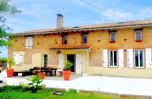 Saint-Jory Apartment | Homerez - Studio in Saint-Jory