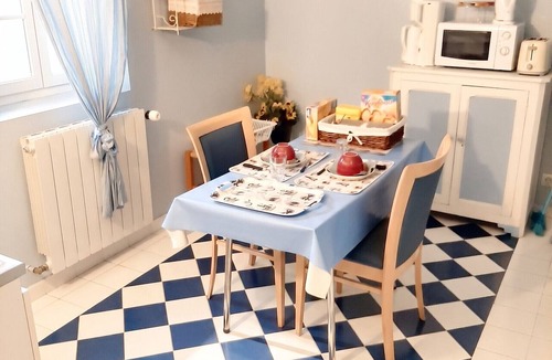 Thilouze Apartment | Homerez - Studio in Thilouze