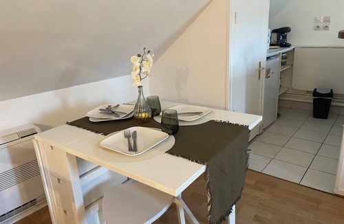 Nemours Apartment | Homerez - Studio Nemours - Parking