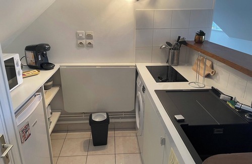 Nemours Apartment | Homerez - Studio Nemours - Parking