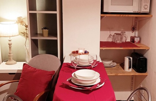 19th Arrondissement Apartment | Homerez - Studio Paris - convivial