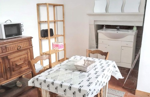 Langon Apartment | Homerez - Studio room with dining area - 45m2