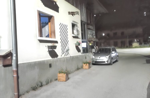 Taninges Apartment | Homerez - Studio Taninges, garden