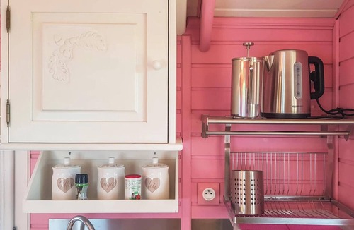 Bussac-Foret House | Homerez - Studio with pool in Bussac-Forêt