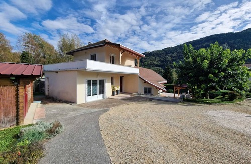 Allevard Apartment | Homerez - Studio with pool - Allevard