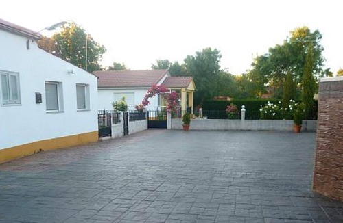 La Calzada de Bejar Villa | Homerez - Villa for 4 ppl. with swimming-pool and terrace at La Calzada de Béjar