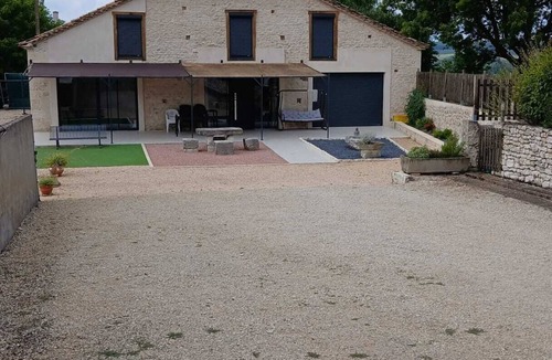 Montpezat-de-Quercy Villa | Homerez - Villa in Montpezat-de-Quercy