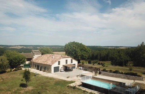 Montpezat-de-Quercy Villa | Homerez - Villa in Montpezat-de-Quercy