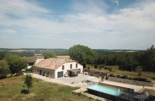 Montpezat-de-Quercy Villa | Homerez - Villa in Montpezat-de-Quercy