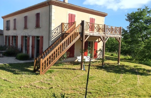Villeneuve-sur-Lot Villa | Homerez - Villa in Villeneuve-sur-Lot