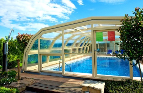 Tornabous Villa | Homerez - Villa for 15 ppl. with swimming-pool, jacuzzi and terrace at Tornabous