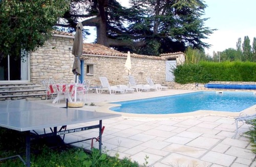 Saint-Michel-l'Observatoire Villa | Homerez - Villa for 4 ppl. with swimming-pool, garden and terrace at Dauphin