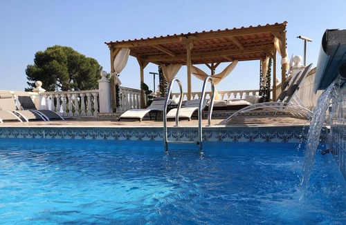 Olocau Villa | Homerez - Villa for 8 ppl. with swimming-pool, garden and terrace at Olocau